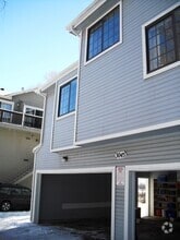 Building Photo - 3045 Kings Rdg