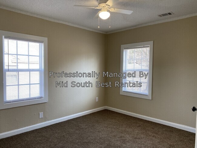 Building Photo - 3061 Kimball Ave