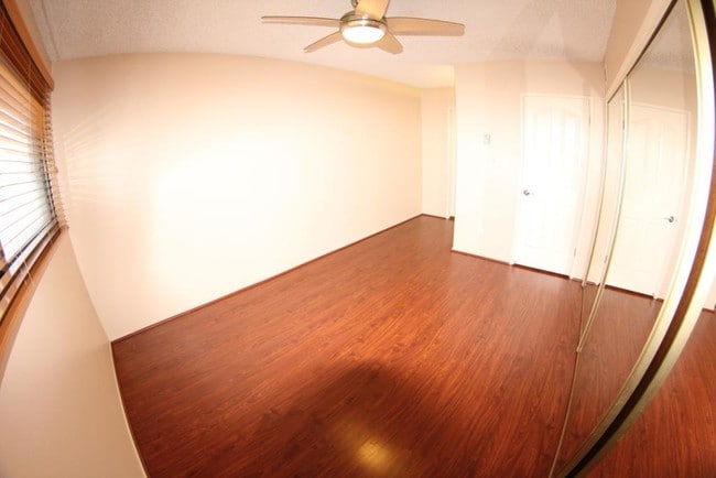 Room2 - 770 W Imperial Ave
