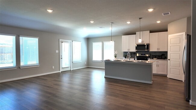 Foto del edificio - 1629 Hopson Rnch Dr