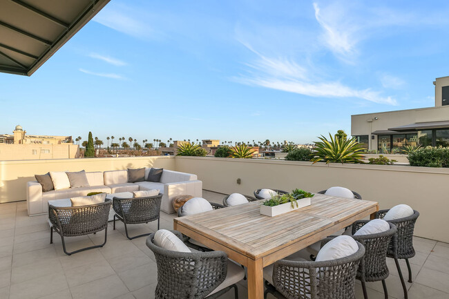 ElmView Residences Apartments - 321-327 S Elm Dr Beverly Hills, CA ...