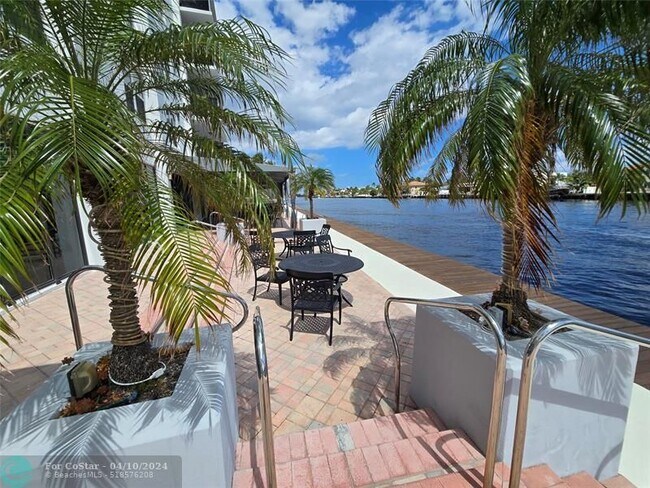 Foto del edificio - 5100 Dupont Blvd