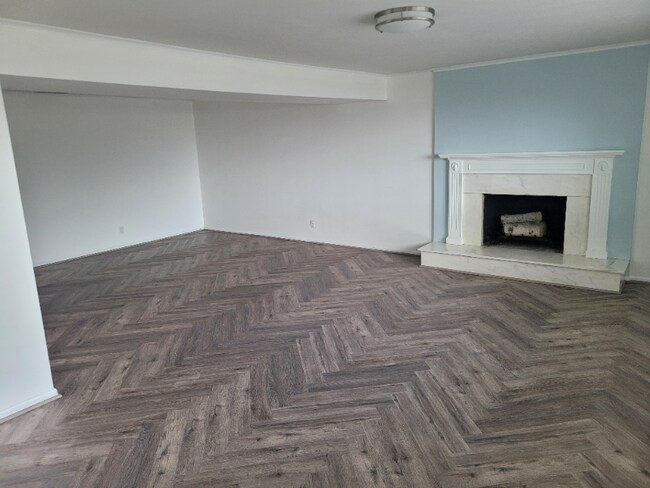 Foto del edificio - 2119 S Davis Blvd