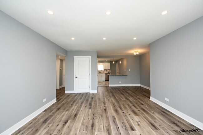 Foto del edificio - 9381 Bay Colony Dr