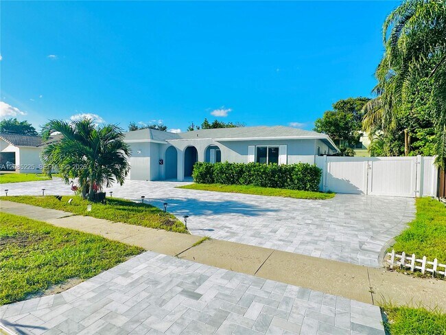 Building Photo - 1545 NW 11th St