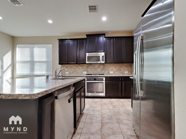 Foto del edificio - 4918 Woodbury Mill Dr