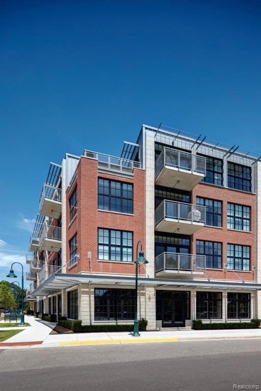 Building Photo - 375 S Eton St