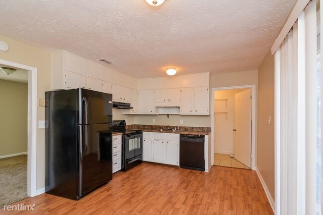 Building Photo - 3 br, 1 bath House - 2851 Britt Dr