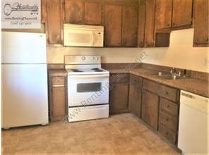 Building Photo - 1228 Holden Dr