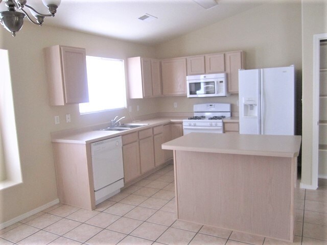 Building Photo - 3038 Glorieta Meadows Drive NE