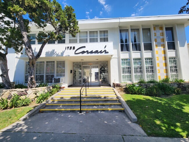 Foto del edificio - 1732 N Harvard Blvd