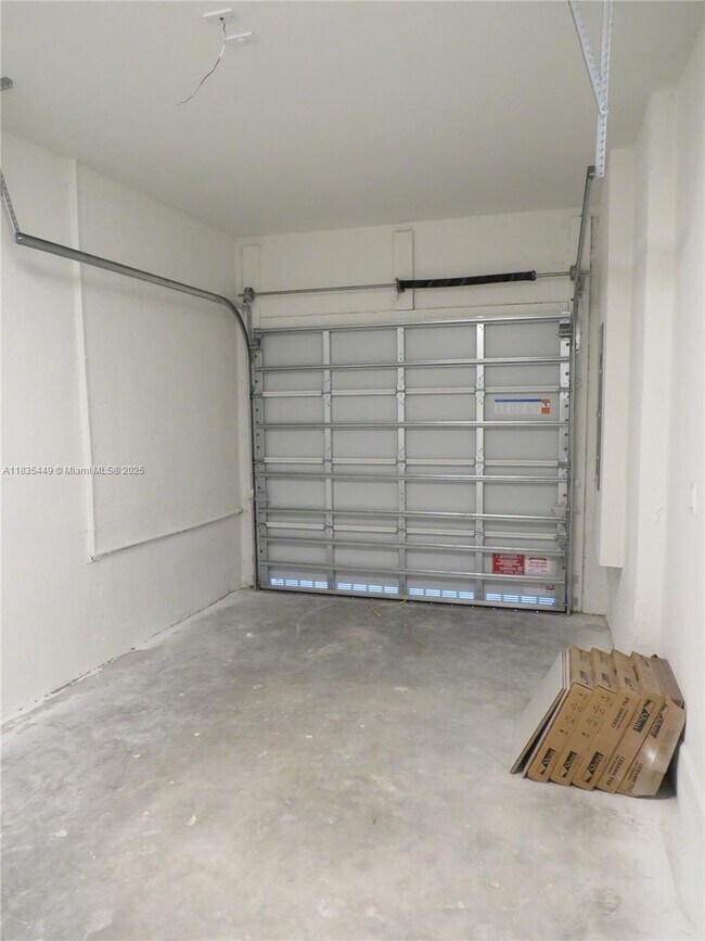 Foto del edificio - 18417 SW 1st St