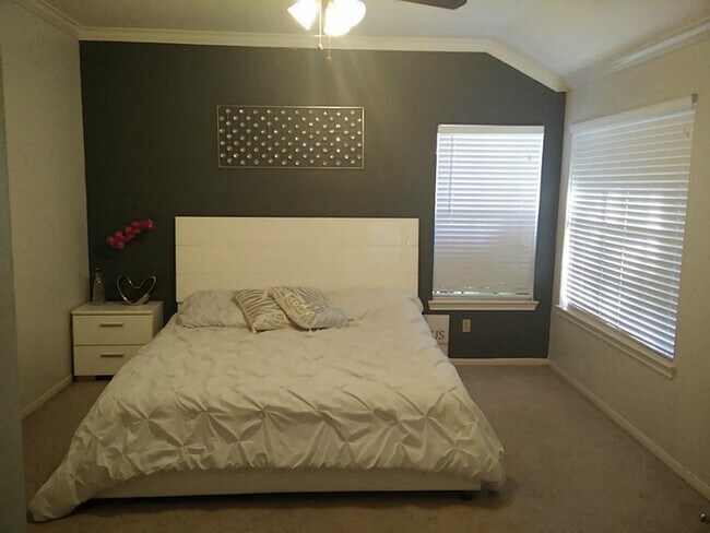 Foto del edificio - 1111 Peachford Ln