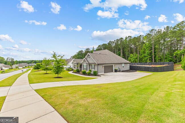 Foto del edificio - 215 Blue Point Pkwy