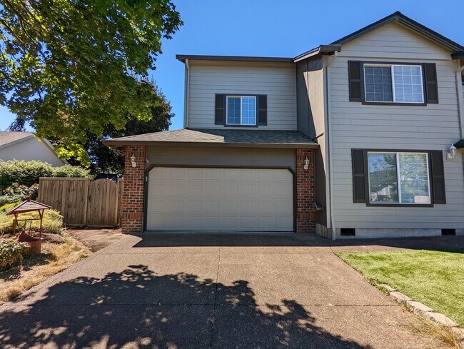 Building Photo - 747 SW 215th Ave