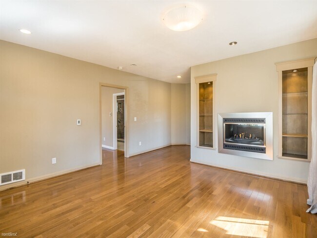 Building Photo - 2 br, 2.5 bath House - 332 Dakota Avenue