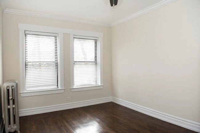Foto del edificio - 1054 W Lill Ave