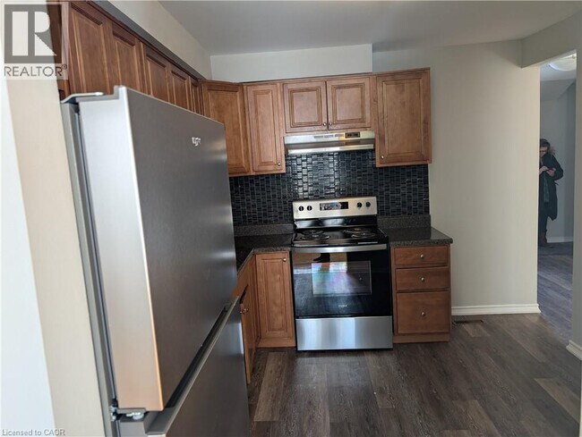 Photo du bâtiment - 1237 White Oaks Blvd