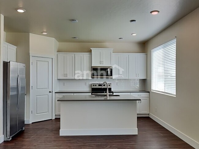 Foto del edificio - 1443 W Afton St