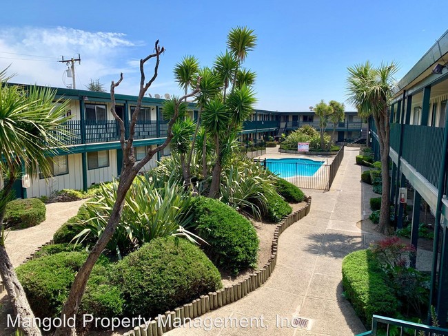 Building Photo - 16 Natividad Rd