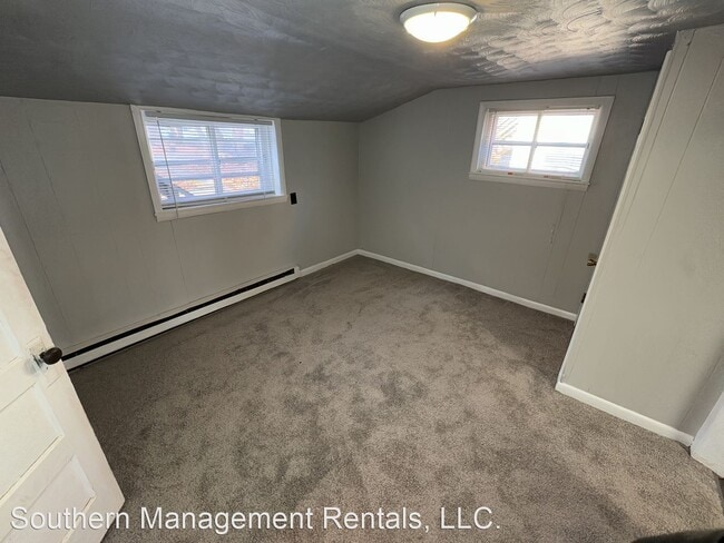 Building Photo - 2 br, 1 bath House - 648 Broadway Apt B