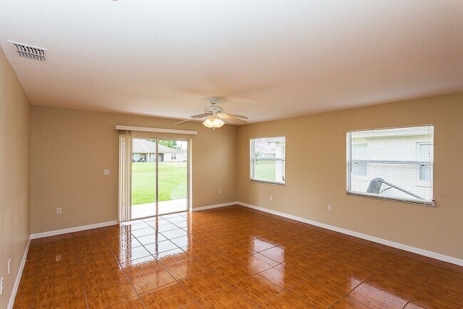Building Photo - 724 Leopard Ct
