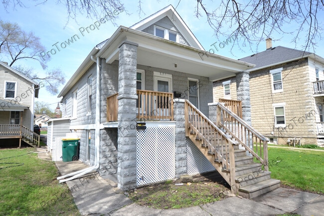 Building Photo - 835 N Broadway St