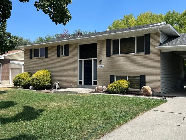 Building Photo - 5545 Hew Wood Dr