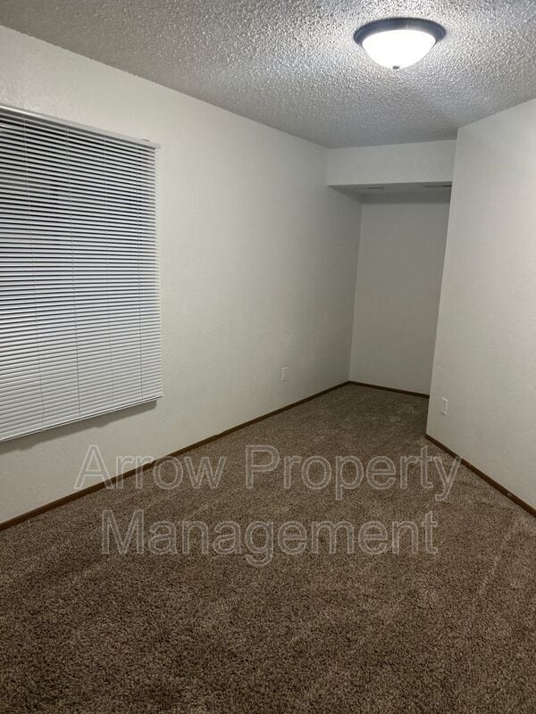 Building Photo - 205 E Arbor Ave
