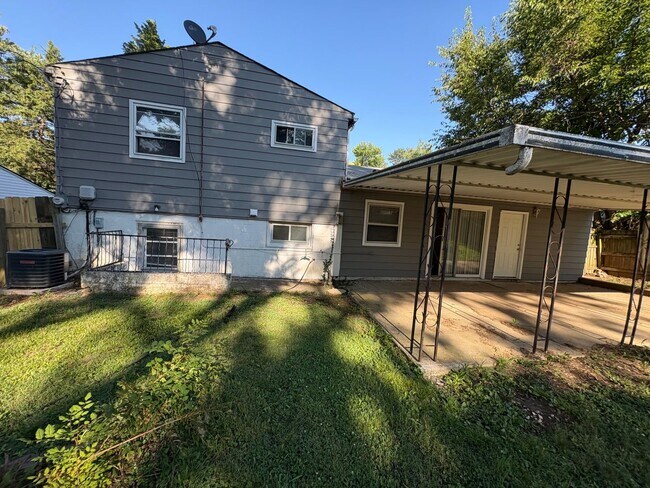 Foto del edificio - Charming 3-bedroom, 1.5-bath home in Dayton