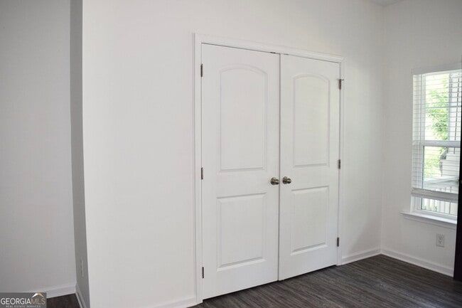 Building Photo - 541 Ruths Dr