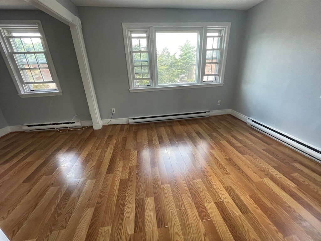 Primary Photo - 167 D St