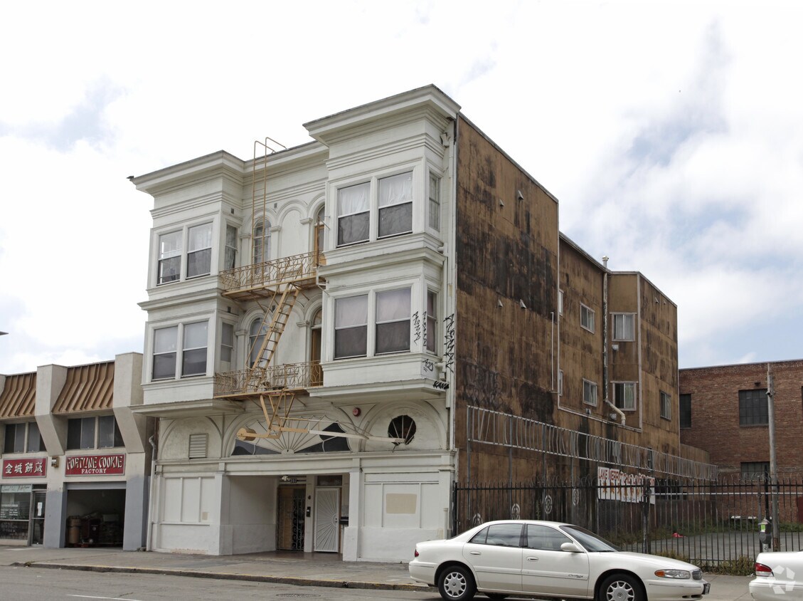 Building Photo - 267-271 12th St