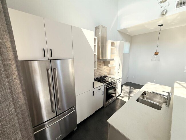 Foto del edificio - 5006 Woodrow Ave