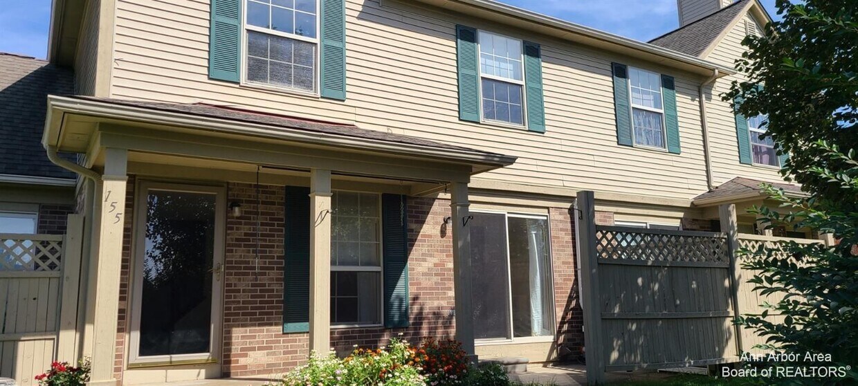 155 Commons Cir, Saline, MI 48176 Condo for Rent in Saline, MI