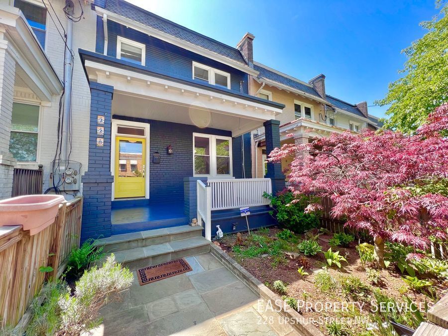Primary Photo - 228 Upshur St NW