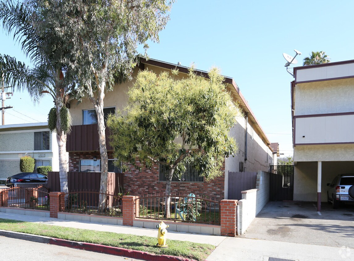 Foto del edificio - 4322-4324 Berryman Ave