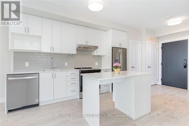 Photo du bâtiment - 3220 William Coltson Ave