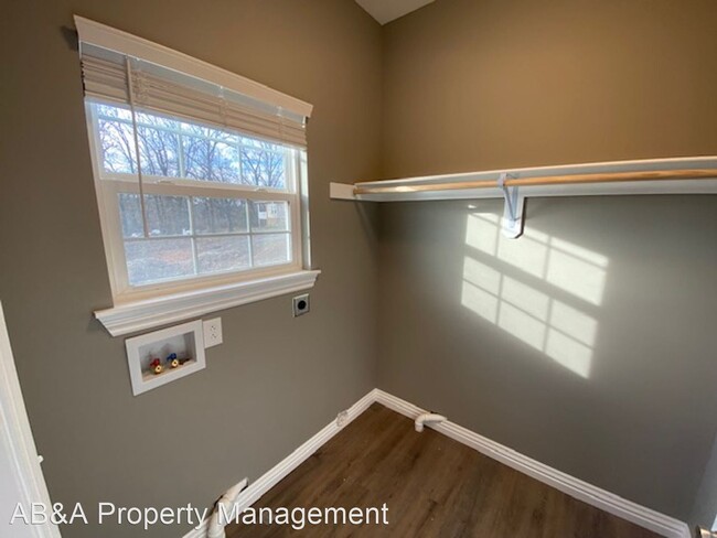 Building Photo - 2 br, 2 bath House - 680 Sycamore
