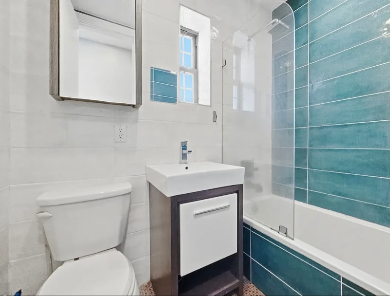 Building Photo - 417 Throop Ave