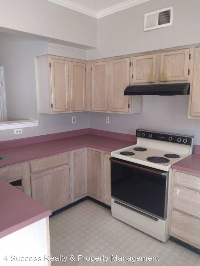 Foto del edificio - 2 br, 2.5 bath House - 5151 Walton Lake St...