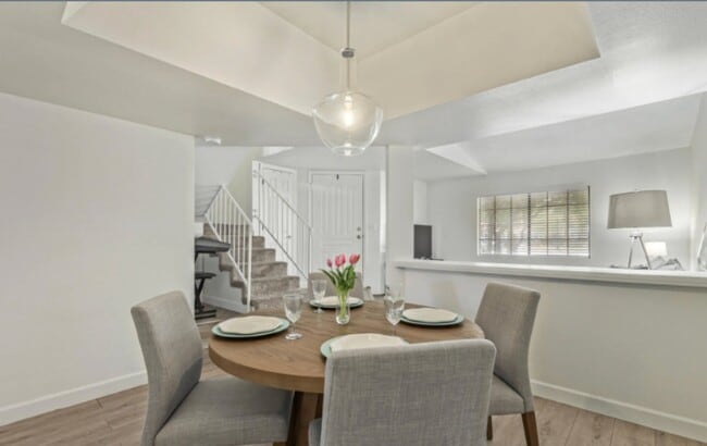 Foto del edificio - 170 E Guadalupe Rd