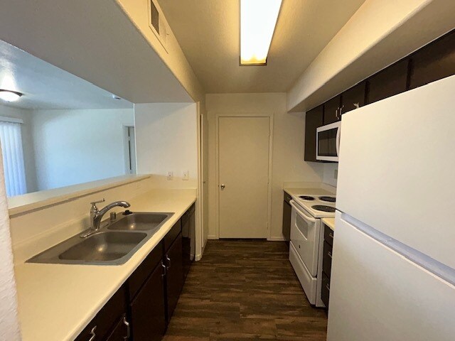 Foto del edificio - 2300 E Silverado Ranch Blvd