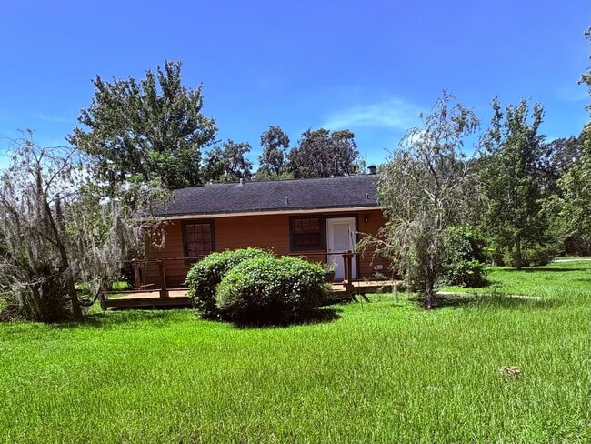 Building Photo - 2701 Holiday Woods Dr