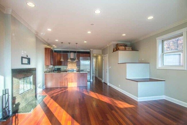 Building Photo - 3717 N Damen Ave
