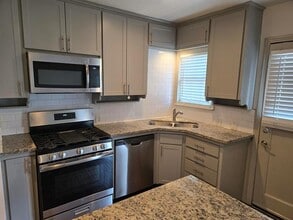 Building Photo - 6015 Reiger Ave