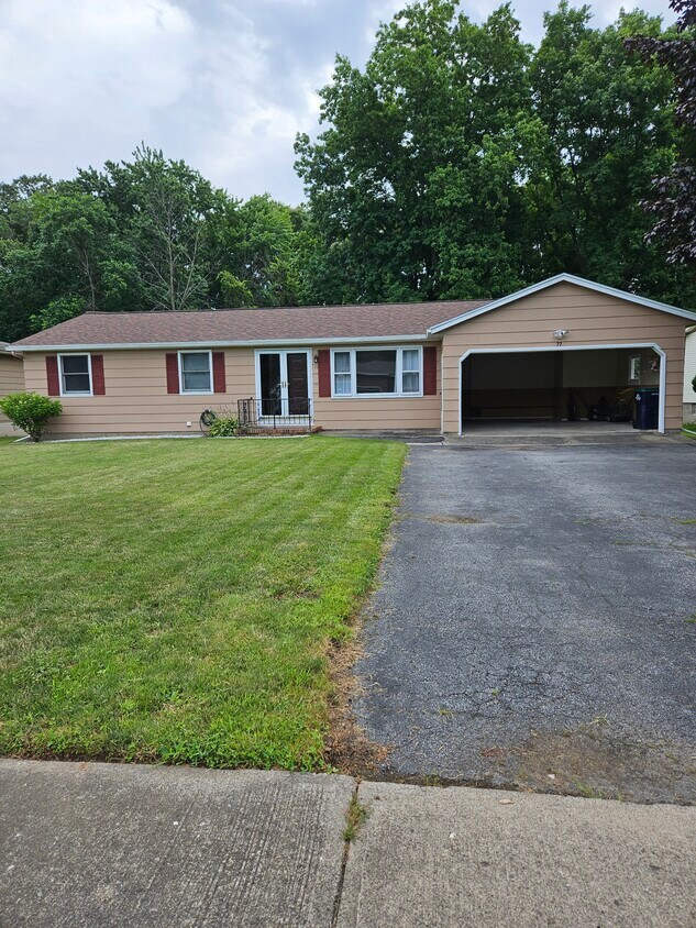Foto principal - 77 Ann Marie Dr