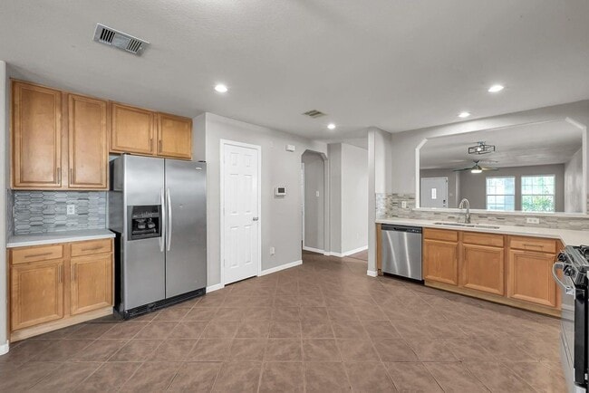 Foto del edificio - 19114 Mission Fort Ln