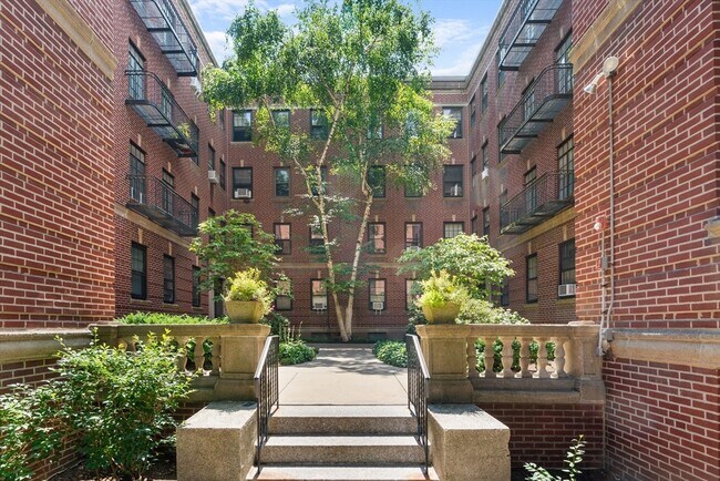 Foto del edificio - 42 Linnaean St