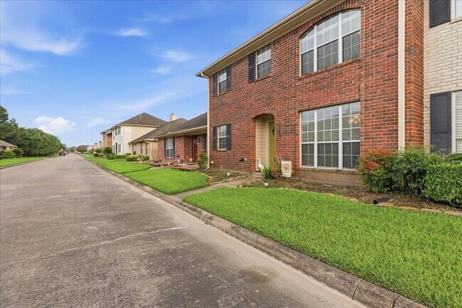 Foto del edificio - 1149 Green Meadow St